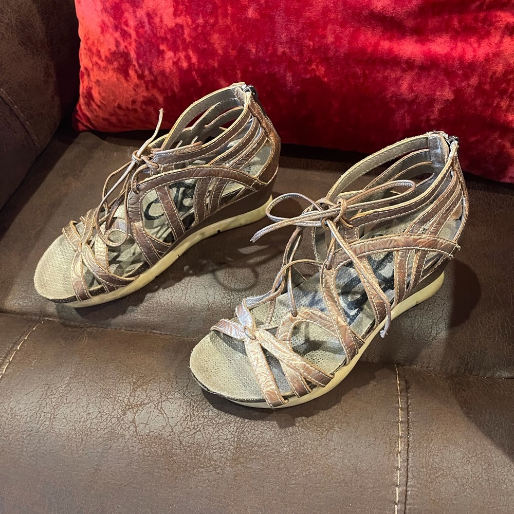 OTBT gold sandals. Size 7.5. Gently used condition.